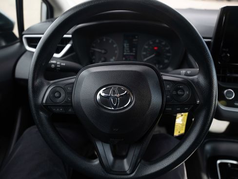 Used 2024 Toyota Corolla LE image 27