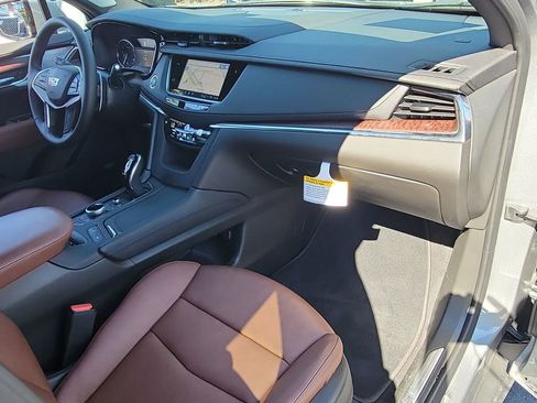 Used 2025 Cadillac XT5 Sportv image 29