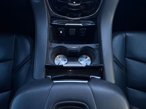 Used 2019 Cadillac Escalade ESV Platinum w/ Escalade Sport Edition image 11