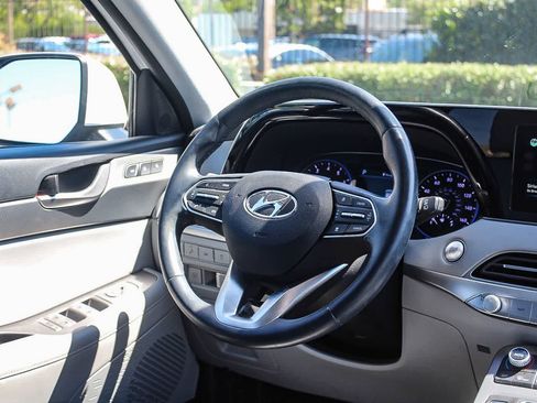 Used 2022 Hyundai Palisade SEL w/ Premium Package FWD image 19