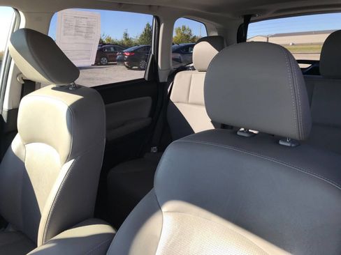 Used 2014 Subaru Forester 2.5i Limited image 8