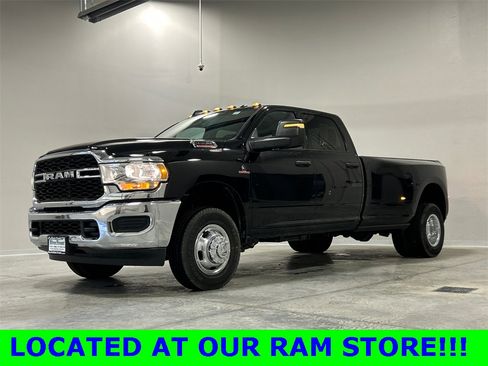 Used 2024 RAM 3500 Tradesman w/ Chrome Appearance Group image 2