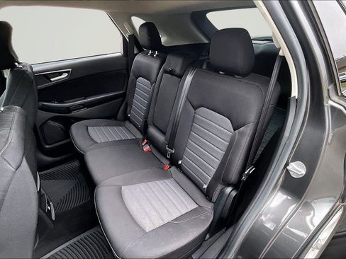Used 2015 Ford Edge SE image 25