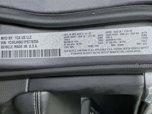 Used 2023 Jeep Grand Cherokee Limited w/ Luxury Tech Group II image 12