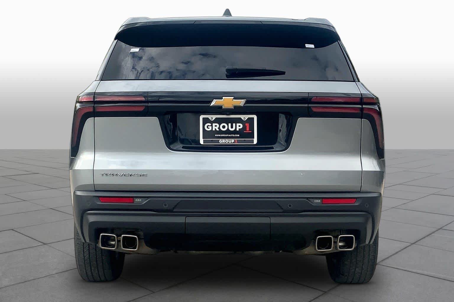 Used 2024 Chevrolet Traverse LS FWD image 4
