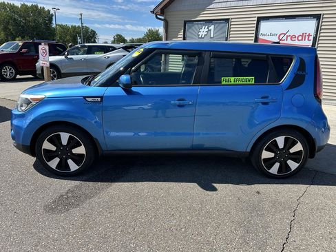 Used 2017 Kia Soul + w/ Designer's Package FWD image 8