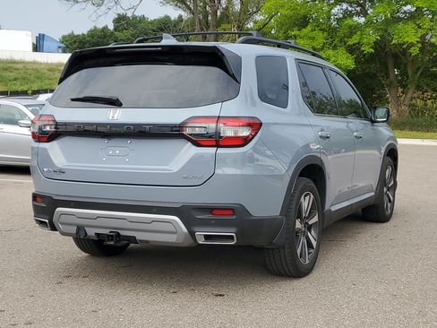 Certified 2023 Honda Pilot Elite image 3