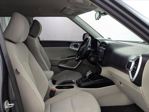 Used 2020 Kia Soul LX FWD image 21