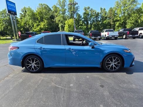 Used 2024 Toyota Camry SE FWD image 9
