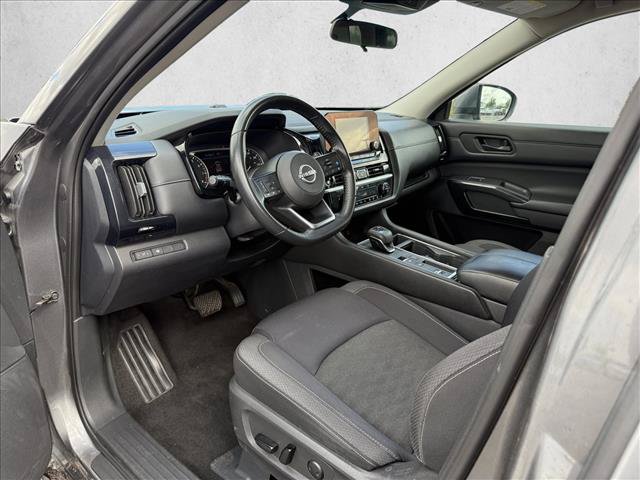 Used 2024 Nissan Pathfinder SV FWD image 10