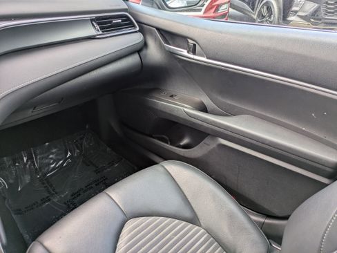 Used 2024 Toyota Camry SE w/ Cold Weather Package image 9