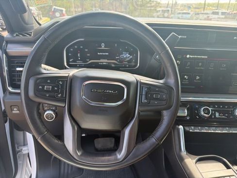 Used 2025 GMC Sierra 2500 Denali Ultimate w/ Max Trailering Package image 7
