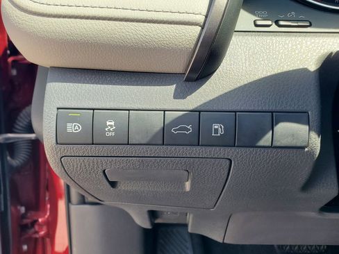 Used 2018 Toyota Camry XSE image 22