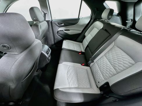 Used 2019 Chevrolet Equinox LS FWD image 27