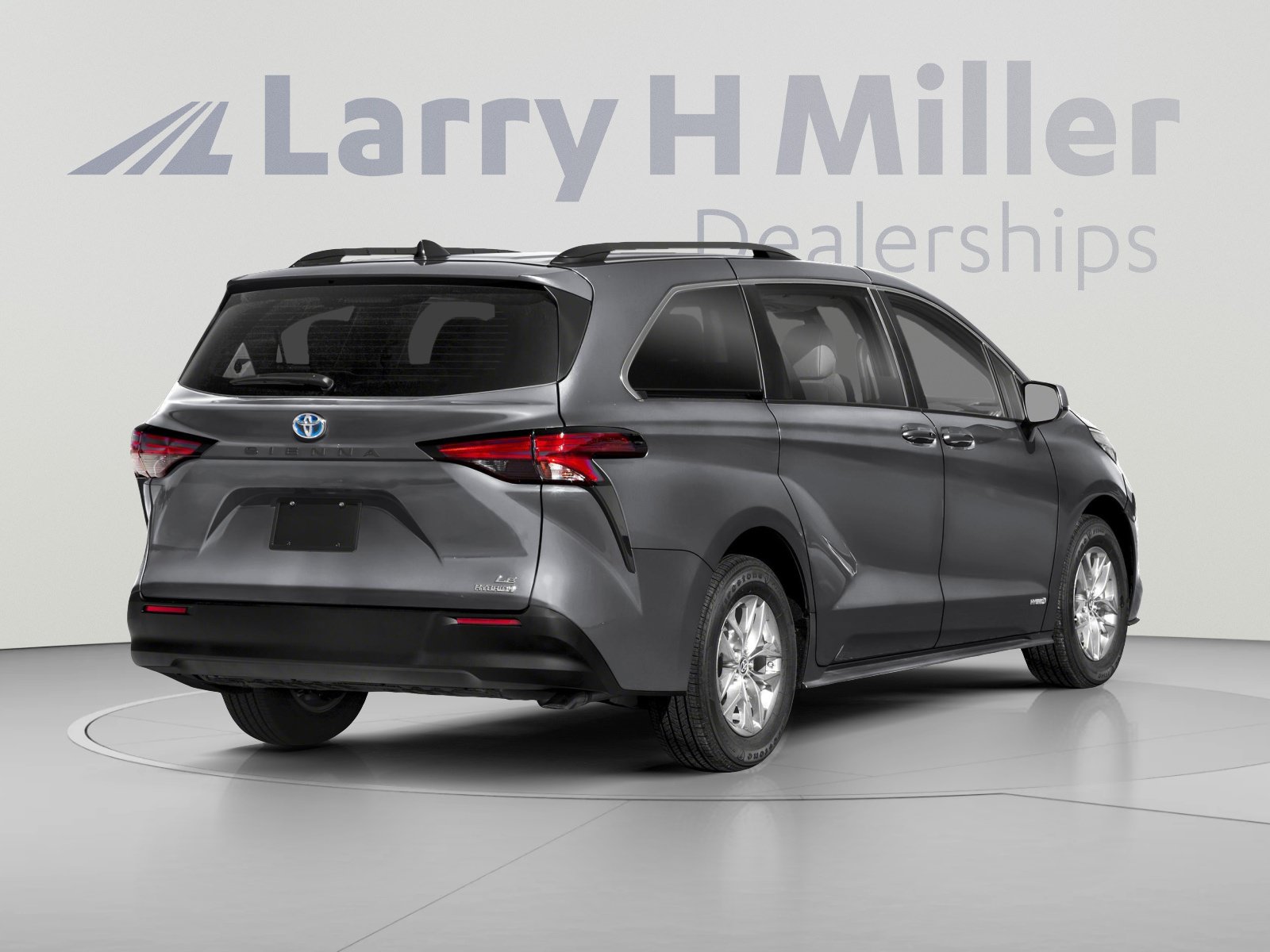 Used 2021 Toyota Sienna LE FWD image 2