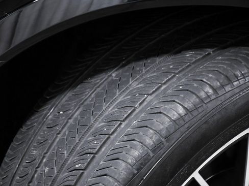 Used 2022 Porsche Cayenne Platinum Edition image 88