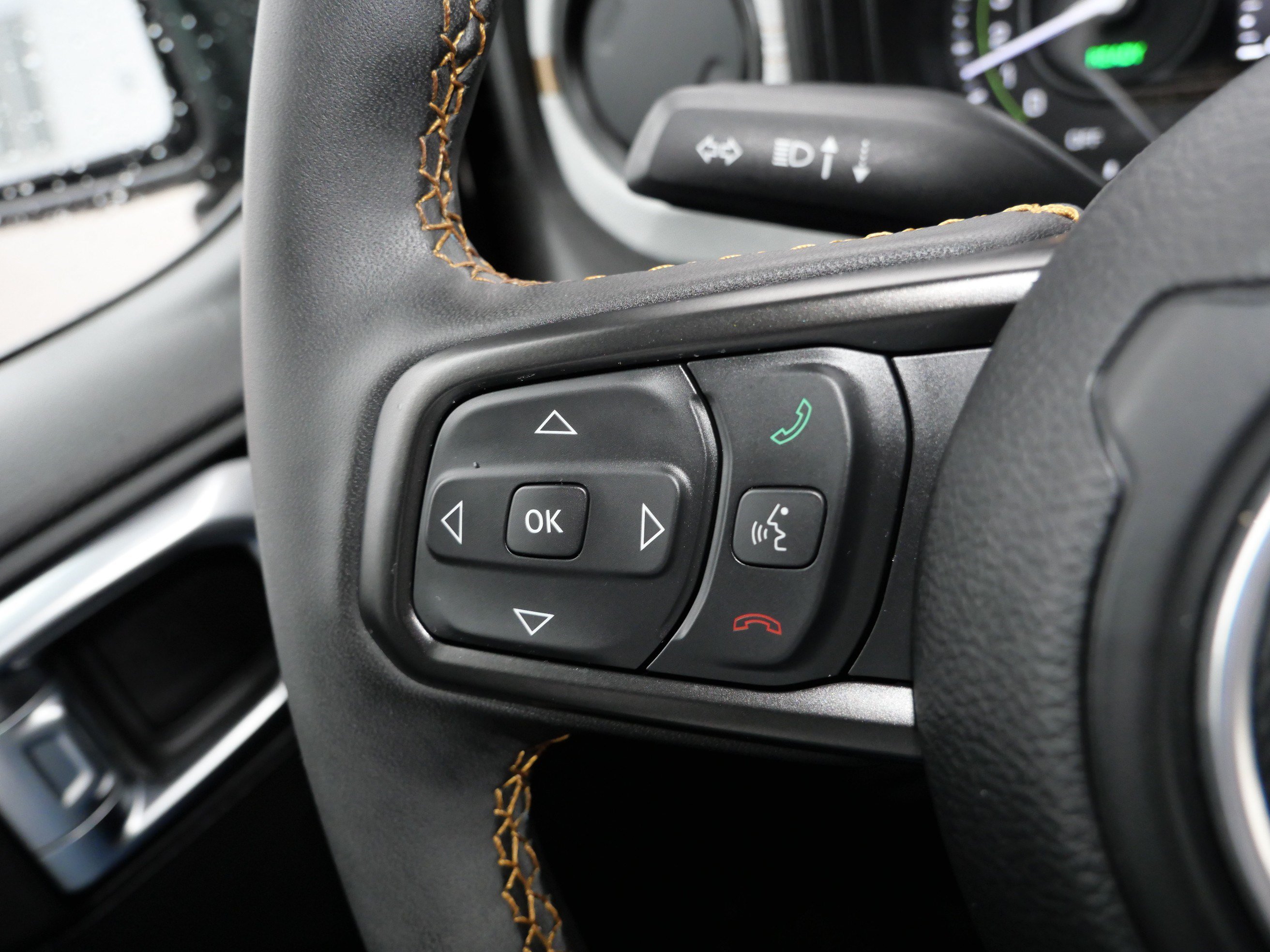 Used 2024 Jeep Wrangler Unlimited w/ Convenience Group AWD/4WD image 27