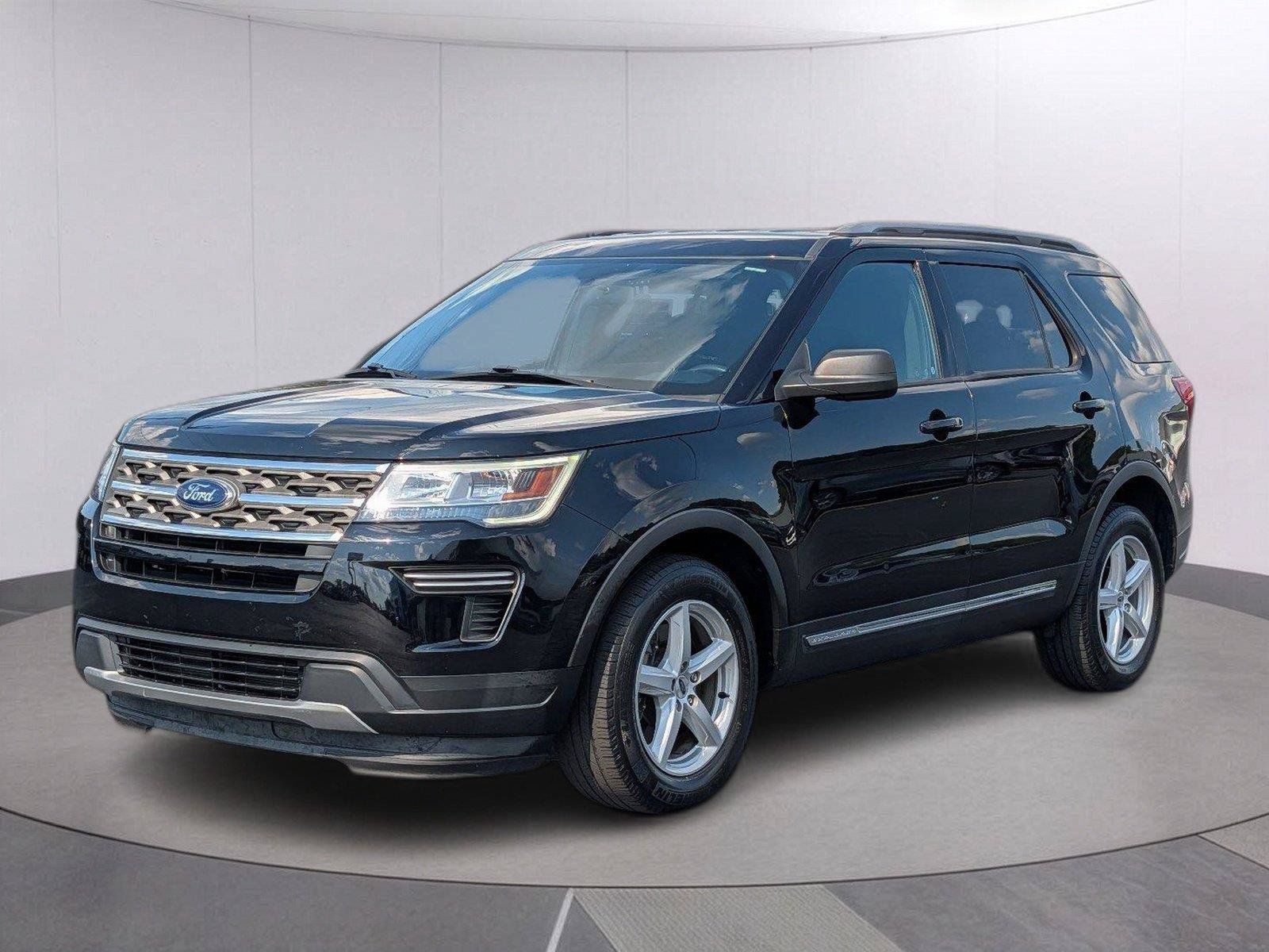 Used 2018 Ford Explorer XLT FWD image 1
