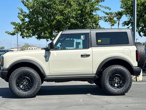 New 2026 Ford Bronco Badlands image 7
