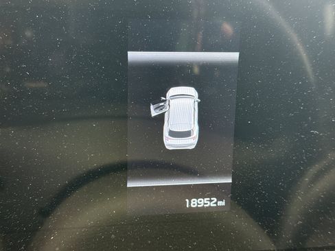Used 2023 Kia Sportage EX AWD/4WD image 9