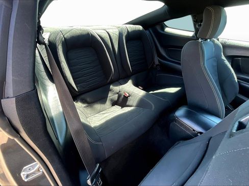 Used 2016 Ford Mustang Coupe image 25