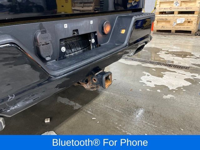 Used 2019 Chevrolet Silverado 1500 Custom Trail Boss w/ Custom Convenience Package AWD/4WD image 17