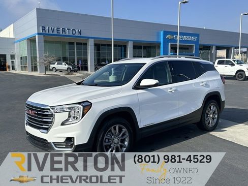 Certified 2024 GMC Terrain SLT image 1