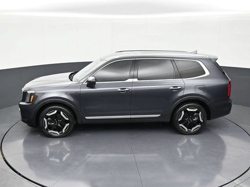 Used 2024 Kia Telluride S FWD image 13