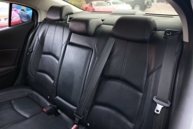 Used 2017 MAZDA MAZDA3 Touring FWD image 11