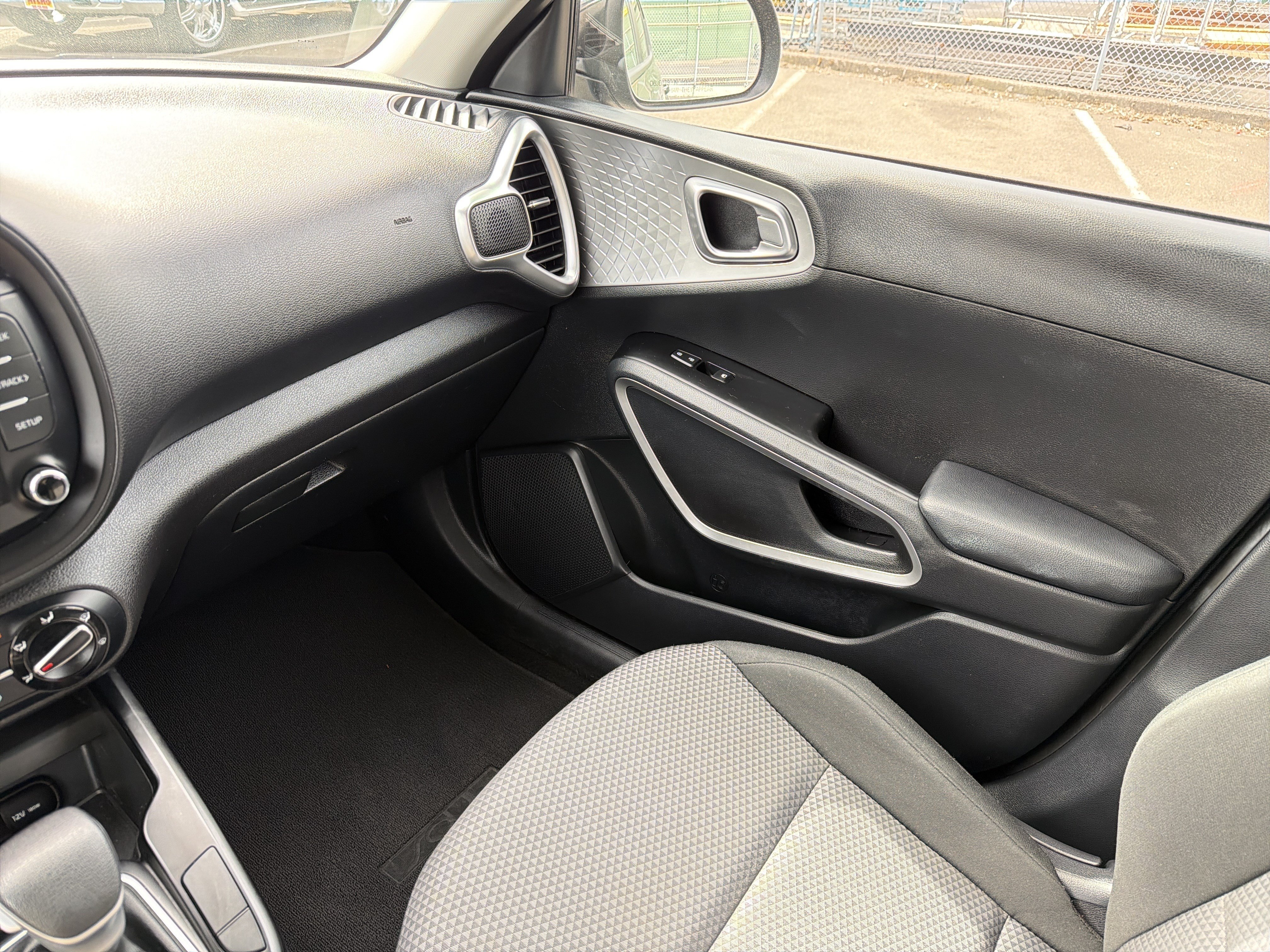 Used 2023 Kia Soul LX FWD image 24
