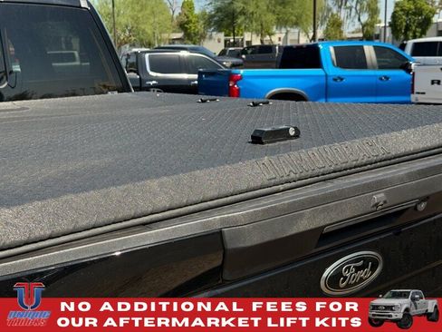 Used 2022 Ford F250 Lariat w/ Black Appearance Package AWD/4WD image 10