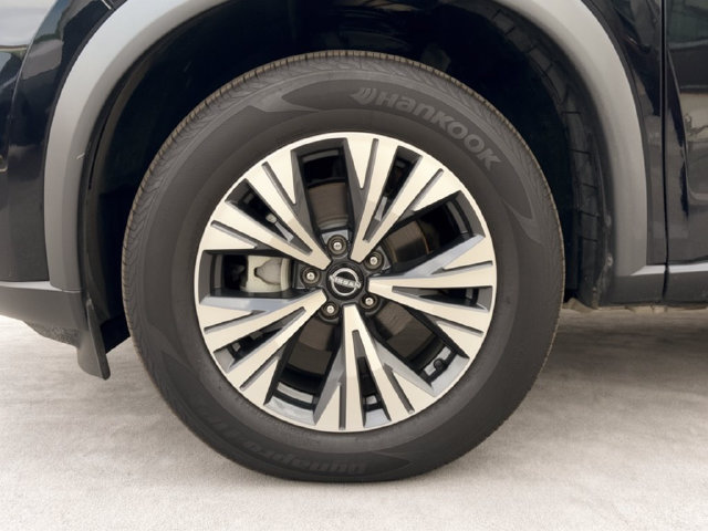 Used 2022 Nissan Rogue SV FWD image 11