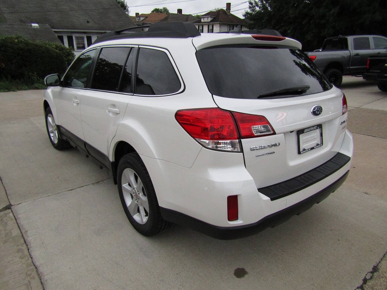 Used 2014 Subaru Outback 2.5i Premium AWD/4WD image 7