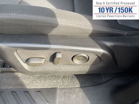 Used 2024 Chevrolet Colorado Trail Boss w/ Technology Package image 16