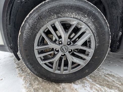 Used 2024 Nissan Rogue S image 39