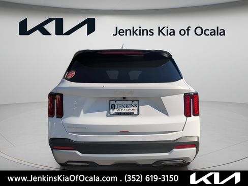 New 2026 Kia Sorento LX FWD image 4