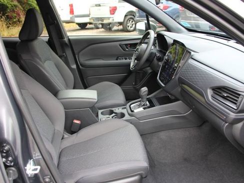 Used 2025 Subaru Forester Premium image 31