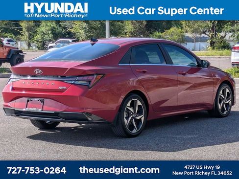 Certified 2022 Hyundai Elantra Limited FWD image 5