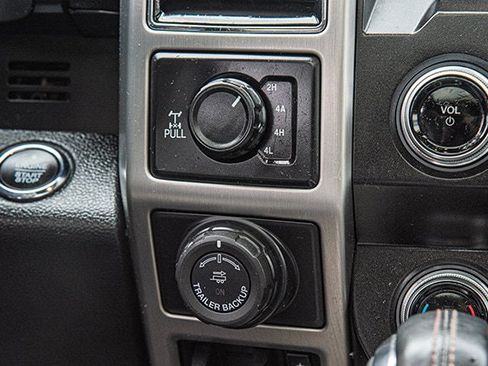 Used 2020 Ford F150 Platinum w/ Equipment Group 701A Luxury image 22