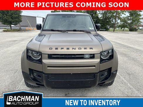Used 2025 Land Rover Defender 110 X-Dynamic SE AWD/4WD image 3