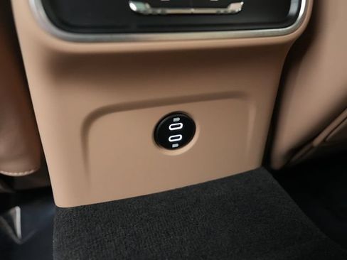 Certified 2025 Porsche Macan S AWD/4WD image 34