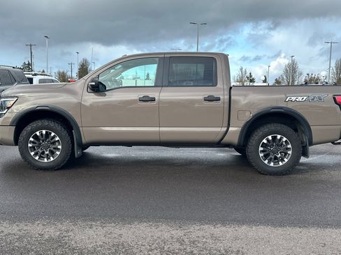 Used 2021 Nissan Titan PRO-4X w/ Pro-4x Convenience Package image 7