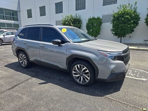 Used 2025 Subaru Forester Touring AWD/4WD image 4