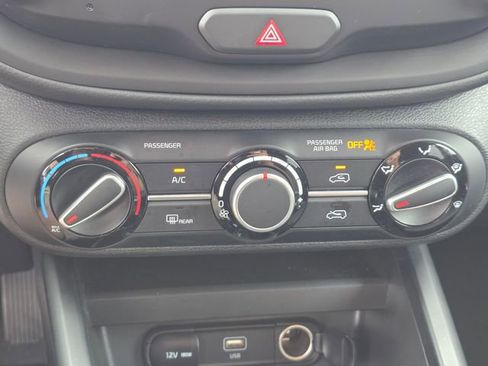 Certified 2025 Kia Soul LX w/ LX Technology Package FWD image 21