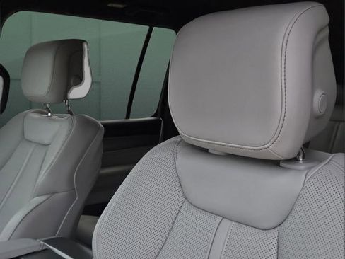 New 2026 Jeep Grand Wagoneer L 2WD image 17