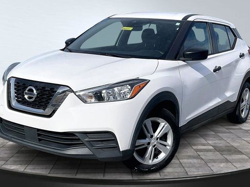 Used 2020 Nissan Kicks S image 13