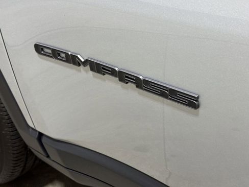 New 2026 Jeep Compass Latitude image 25