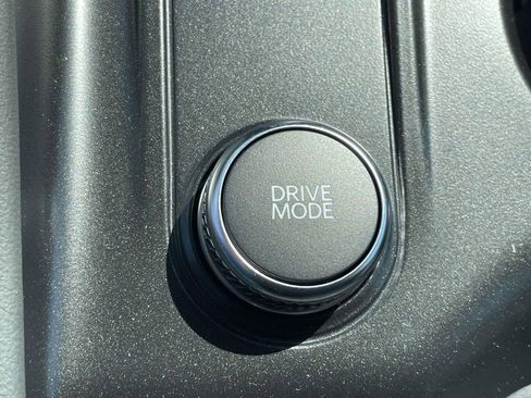 New 2025 Ford Explorer Active image 16