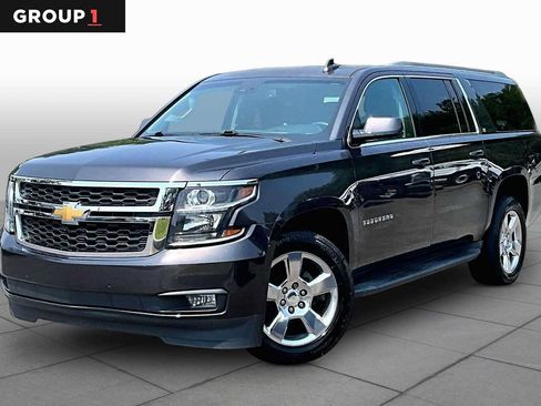 Used 2017 Chevrolet Suburban LT RWD image 1
