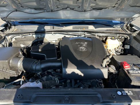 Certified 2019 Toyota Tacoma TRD Off-Road image 33